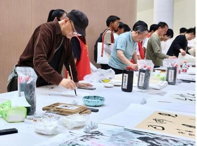 重慶電力高專舉辦詩詞書畫藝術交流展 助力文化育人